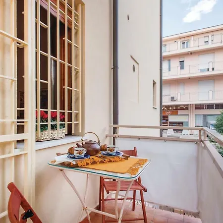 2 Bedroom Stunning In Rimini