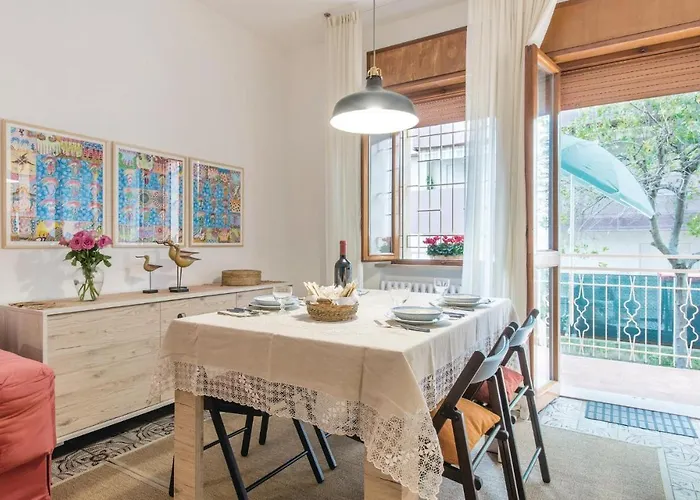 2 Bedroom Lovely In *