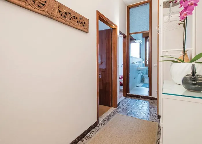 2 Bedroom Lovely In *